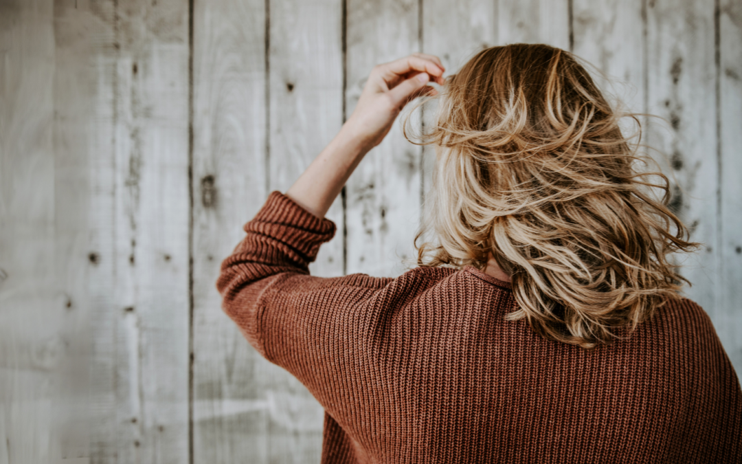 Cómo conseguir volumen en el cabello fino